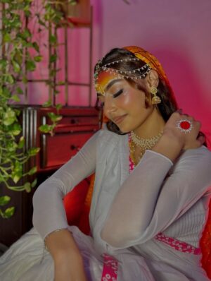 Mehek otwal Instagram - 🦚❤️ radhe radhe 

#radharanilook 
Maine bus radha rani ka look create kiya h 🥹❤️ pr radha rani ki sundarta ki koi rees nhi kr skta main bi nhi 🥹🫶🏻 radhe radhe