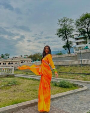 Mehek otwal Instagram - 🧡💛 @_mehek_otwal_ 
#mehekotwal