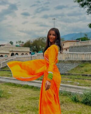Mehek otwal Instagram - 🧡💛 @_mehek_otwal_ 
#mehekotwal