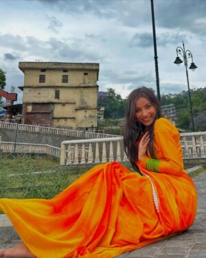 Mehek otwal Instagram - 🧡💛 @_mehek_otwal_ 
#mehekotwal