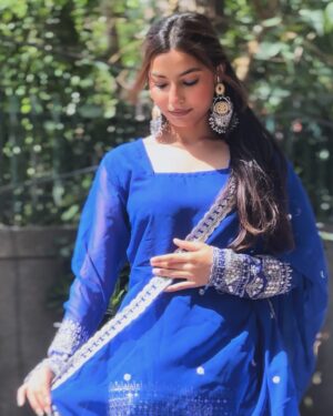 Mehek otwal Instagram - Aise na yu dekho 👀 jaanam❤️