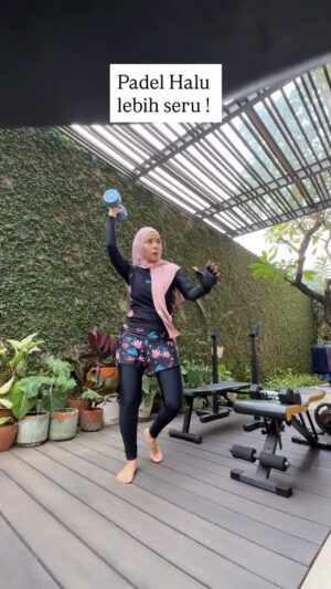 Meisya Siregar Instagram - Pake baju renang tapi olah raga padel.
cobain deh. niat mo gym lanjut berenang, tetep Padel pemenangnya.
sapa yg kek akuh ???
