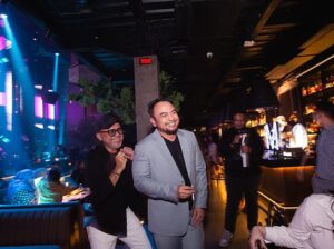 Meisya Siregar Instagram - Kemarin bersenang senang menemani suami asli ( bukan mantan halu ) show dari sore sampe mlm nya berasa kembali muda krn ada teh @rieka.roslan bikin @bebi_romeo jogeddd 🤣

such a fun night to remember ❤️

Jas @bebi_romeo : @sikamba.tailor