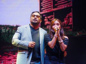Meisya Siregar Instagram - Kemarin bersenang senang menemani suami asli ( bukan mantan halu ) show dari sore sampe mlm nya berasa kembali muda krn ada teh @rieka.roslan bikin @bebi_romeo jogeddd 🤣

such a fun night to remember ❤️

Jas @bebi_romeo : @sikamba.tailor