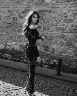 Melisa Aslı Yazıcı Instagram - 🖤