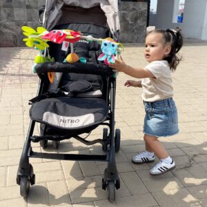 Melissa Klug Instagram - Nuestro nuevo aliado de cada paseo 🤩✨💫 amamos
@carestino.pe con 3 posiciones de respaldo el modelo NITRO es ideal para tu bebé 💛 @carestino_bebes