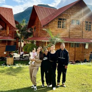 Melissa Klug Instagram - Con mis amores en un lugar mágico 🍃🧙♂️✨