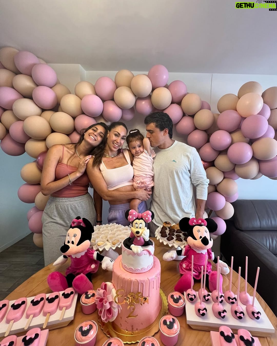 Melissa Loza - 104K Likes - Ayer fue un día muy especial para nosotros! Nuestra ERIKITA cumplió 2 añitos 🥳 feliz día! Amor de mi vida, te amamos hasta el infinito y más allá. ♥️♥️♥️
Dios te bendiga siempre! Mi amor ♥️🤤
.
.
.
.
.
.
.
@dulcemordida
