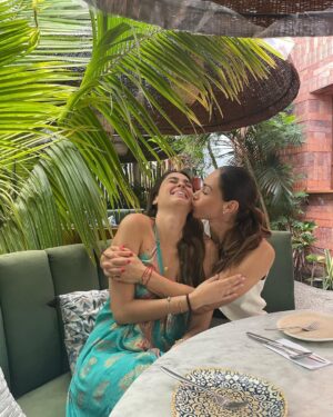 Melissa Loza Instagram - Hija hoy es un día muy especial, nunca te olvides que TE AMO… siempre recuerda que eres más valiente de lo que crees, más fuerte de lo que piensas y más amada de lo que puedas imaginar.
Algún día cuando se acaben las páginas de mi vida, sé que serás uno de mis MEJORES CAPÍTULOS, mantenme siempre en tu corazón porque siempre estás en el mío. 
Nada ni nadie, ni siquiera el TIEMPO podrá cambiarlo.♥️
@flaviaramosloza_ 
.
.
.
#hastaelinfinitoymasalla♥️