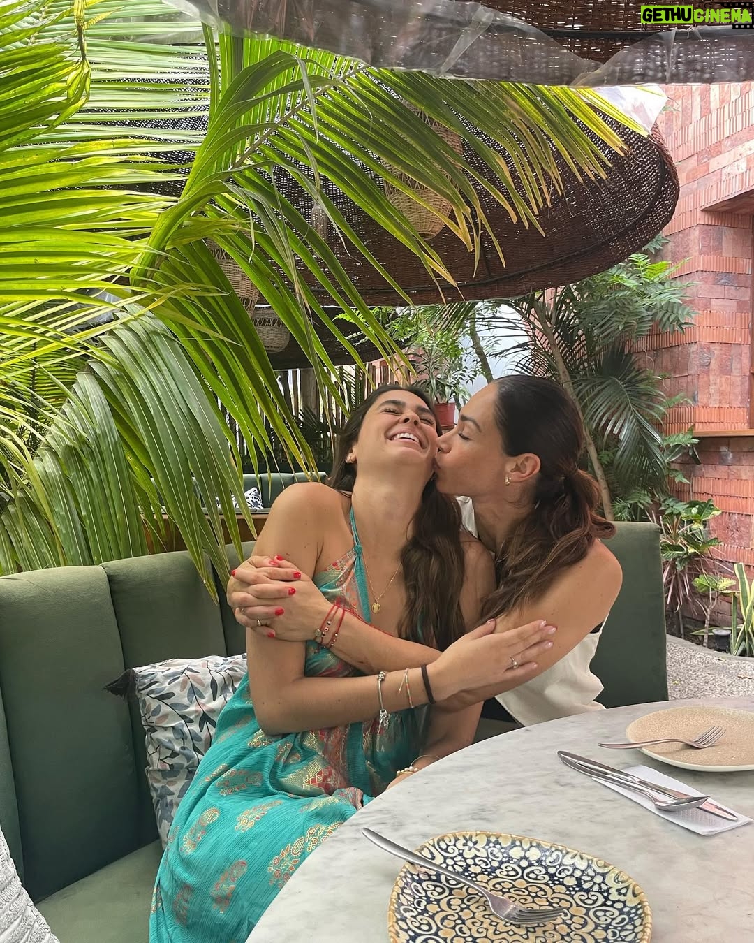 Melissa Loza - 49.5K Likes - Hija hoy es un día muy especial, nunca te olvides que TE AMO… siempre recuerda que eres más valiente de lo que crees, más fuerte de lo que piensas y más amada de lo que puedas imaginar.
Algún día cuando se acaben las páginas de mi vida, sé que serás uno de mis MEJORES CAPÍTULOS, mantenme siempre en tu corazón porque siempre estás en el mío. 
Nada ni nadie, ni siquiera el TIEMPO podrá cambiarlo.♥️
@flaviaramosloza_ 
.
.
.
#hastaelinfinitoymasalla♥️