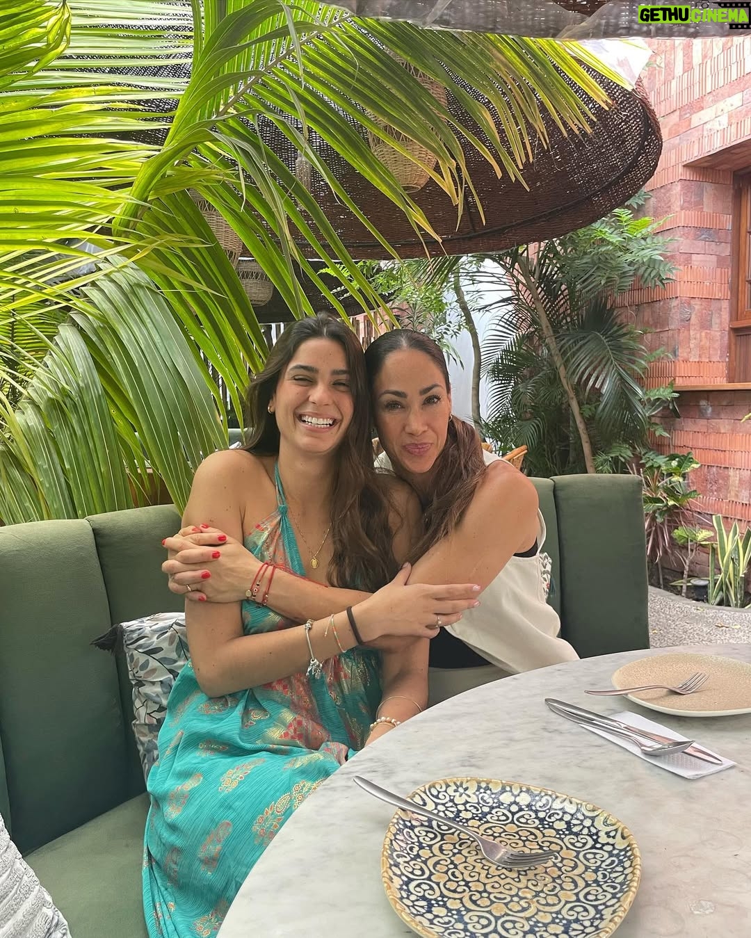 Melissa Loza - 49.5K Likes - Hija hoy es un día muy especial, nunca te olvides que TE AMO… siempre recuerda que eres más valiente de lo que crees, más fuerte de lo que piensas y más amada de lo que puedas imaginar.
Algún día cuando se acaben las páginas de mi vida, sé que serás uno de mis MEJORES CAPÍTULOS, mantenme siempre en tu corazón porque siempre estás en el mío. 
Nada ni nadie, ni siquiera el TIEMPO podrá cambiarlo.♥️
@flaviaramosloza_ 
.
.
.
#hastaelinfinitoymasalla♥️