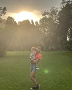 Melissa Loza Instagram - Gracias a mi familia y amigos …🥰 gracias de todo corazón ♥️ a todos! Los que se tomaron ayer un minuto de su tiempo para saludarme, gracias por sus palabras y buenos deseos 🤍✨