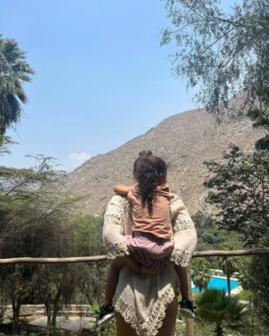 Melissa Loza Instagram - Mi ERIKITA, hermosa! Gracias por ese amor tan puro y bonito que me das día a día, gracias por ser mi mejor maestra!!!… FELIZ CUMPLEAÑOS MI NIÑA LINDA!!! Tus 4 añitos mi amor 🥳 TE AMO con todo mi ser. ♥️♥️♥️
Dios bendiga cada día de tu vida. 🤍✨
.
.
.
#hastaelinfinitoymasalla♥️