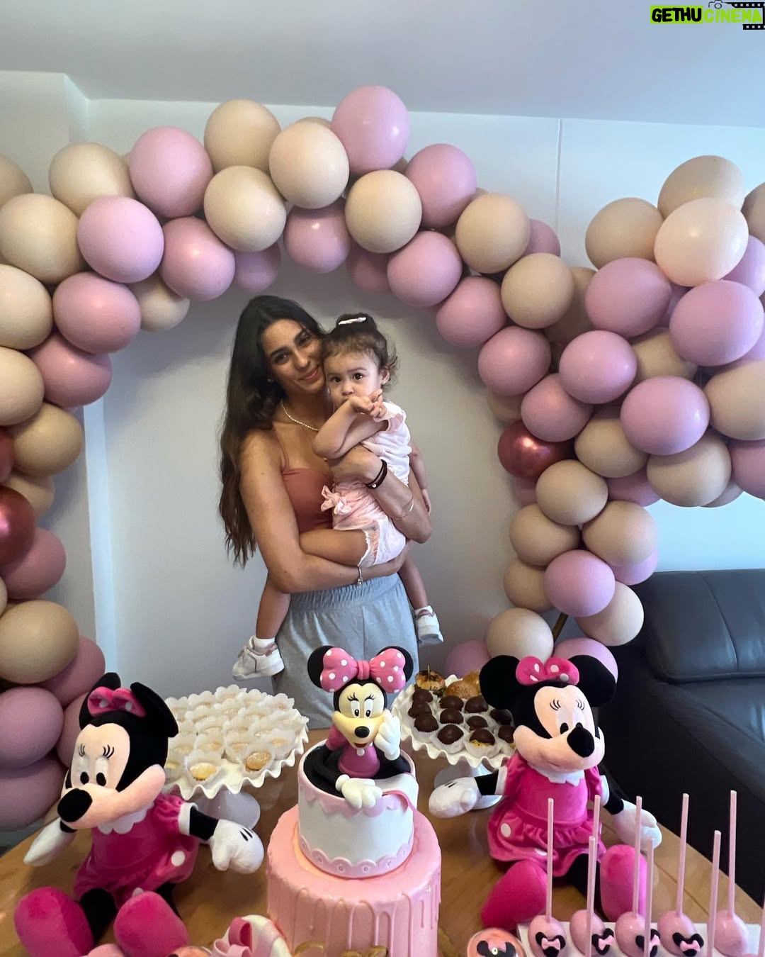 Melissa Loza - 104K Likes - Ayer fue un día muy especial para nosotros! Nuestra ERIKITA cumplió 2 añitos 🥳 feliz día! Amor de mi vida, te amamos hasta el infinito y más allá. ♥️♥️♥️
Dios te bendiga siempre! Mi amor ♥️🤤
.
.
.
.
.
.
.
@dulcemordida