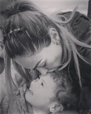 Melissa Loza Instagram - Ser mamá es la aventura más hermosa, caótica,agotadora,abrumadora y perfecta de mi vida. 😅♥️🤪
.
.
.#hastaelinfinitoymasalla♥️