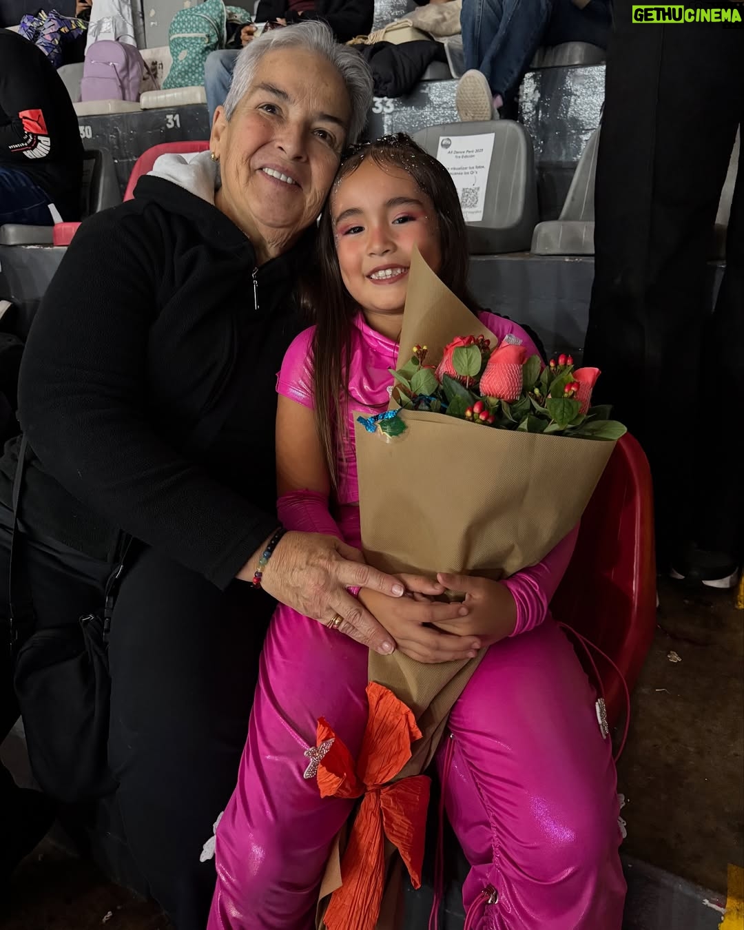 Melissa Paredes - 89.3K Likes - Felices de ver como has evolucionado gracias a tu constancia y perseverancia estamos muy orgullosos de ti princesa y de cada uno de tus logros. 🫶🏻💪🏻
Tu primer campeonato nacional… rumbo al internacional 2026 🏆
Te amamos ❤️😍