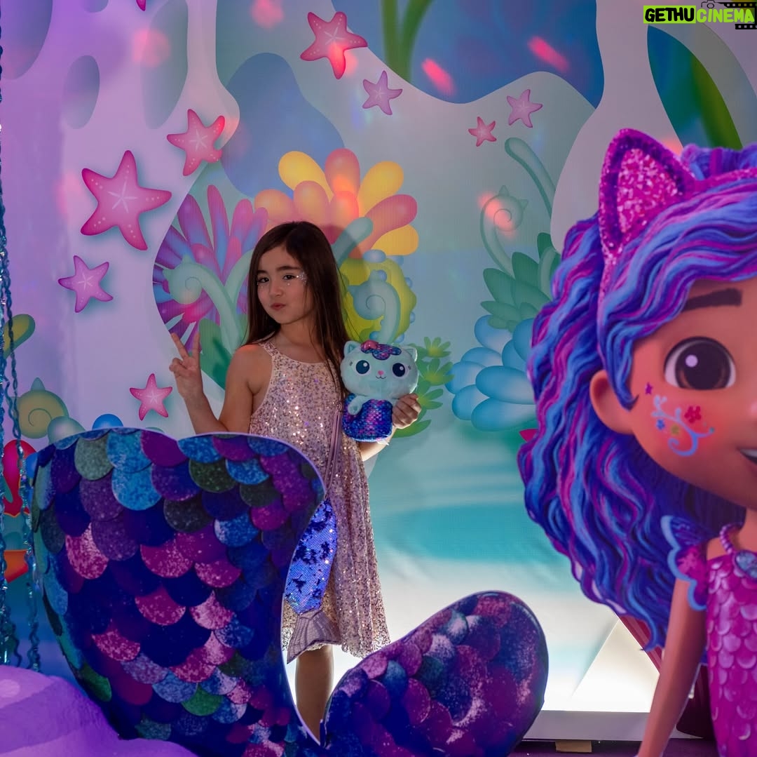 Melissa Paredes - 3 Likes - Les dejo fotitos de esta hermosa experiencia en la ciudad de Panamá 🇵🇦 la pasamos increíble junto a @universalpicturespe 
La pasamos increíble en la premiere de #lacasadegabbypelícula ustedes también podrán disfrutarla en todos los cines a nivel nacional a partir de este jueves 25 de septiembre!! Todos al cine! 💕