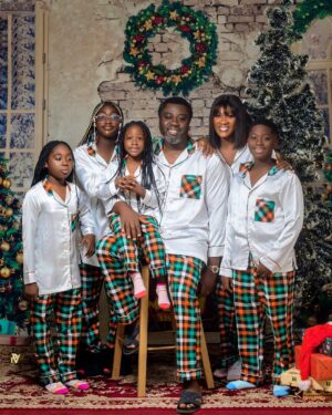 Mercy Johnson Instagram - Merry Christmasā¦.. Wishing you all the best of the season⦠@princeodiokojie
@theokojiekids
Outfit by @regaeofficial ā¤ļøMy Daughter is the CEOš
Planner/executor @casie__snow ā¤ļø thank you my sweetsā¦.