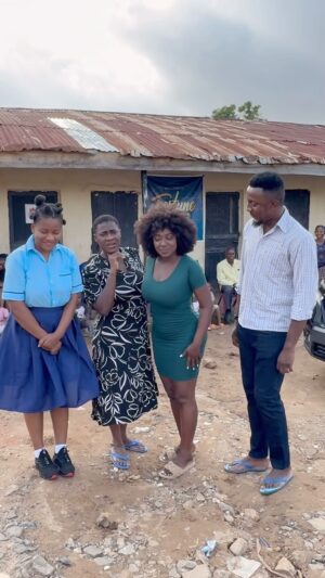 Mercy Johnson Instagram - 2 Sisters connected on my setšš„° @iamyvonnejegede and @unusualphyna šš„°ā¦.
And @officialsammyleennamdi couldnāt believe his ears when they starting speaking their dialect⦠Rate my Esan at the endš¤Ŗš¤Ŗš¤Ŗ
Movie : House Of Trouble
Producer : @officialsammyleennamdi
Staring
@iamyvonnejegede ā¤ļøā¤ļø
@unusualphyna š
@officialsammyleennamdi with the best plug/swag in everythingš