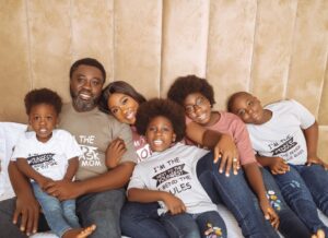 Mercy Johnson Instagram - My Family, Where Life Begins And Love Will Never End.
@princeodiokojie @theokojiekids
#oneofmyfavmonthoftheyear#