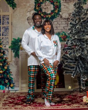 Mercy Johnson Instagram - Merry Christmasā¦.. Wishing you all the best of the season⦠@princeodiokojie
@theokojiekids
Outfit by @regaeofficial ā¤ļøMy Daughter is the CEOš
Planner/executor @casie__snow ā¤ļø thank you my sweetsā¦.