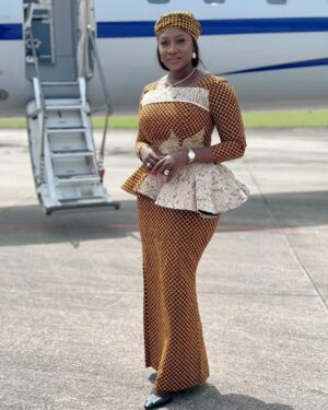 Mercy Johnson Instagram - @zichaelwoman on my outfit , She Is the Queen of fabricsā¤ļø
I love weddingsā¤ļøā¤ļøWarri be nice to your girlš„°š