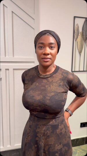 Mercy Johnson Instagram - Happy Workers Day ā¤ļø
I have a PHD in minding the business that makes me moneyā¤ļøš„°
@rogerstimi for my outfitā¤ļø