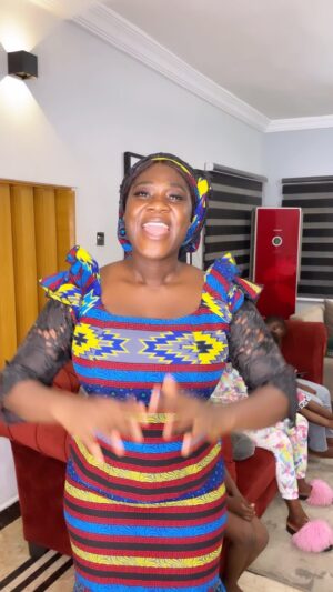 Mercy Johnson Instagram - My Esan/Agbazilo peopleā¤ļø Thank you all for your prayersā¦@princeodiokojie and i are very grateful ā¦.
#thedifference#thetemplateisclear#dividendsofdemocracy#youwillbeproudofhim#