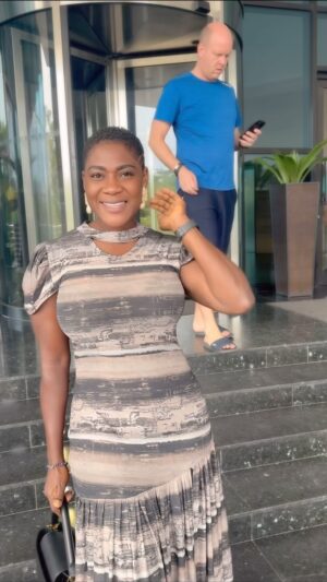 Mercy Johnson Instagram - Ready ā¦. Setā¦..Goā¦..
Thursday 4pm and ā¦ā¦EJIROāS WISH will be up for Viewingā¦.
Abeg ,Abeg and Abegā¦
Hair cut by @baddest_silver šš½šš½ Lagos baddest ā¦
Outfit by @rogerstimi
@isabelimobio go dey give me bombastic side eye nowššš