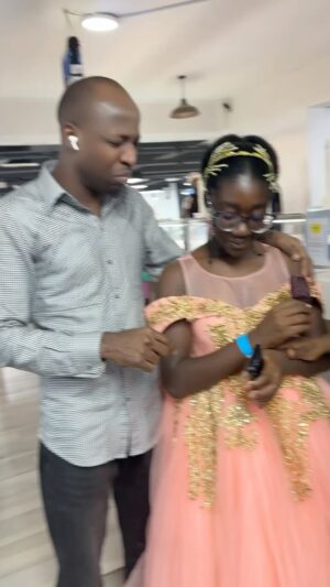 Mercy Johnson Instagram - I always have goosebumps listening his worship, @dunsinoyekan ,the eagle and heavenās musical minister.. God bless you Sir and May his anointing on you never run dry.šš @iamyvonnejegede for capturing this momentā¤ļøš