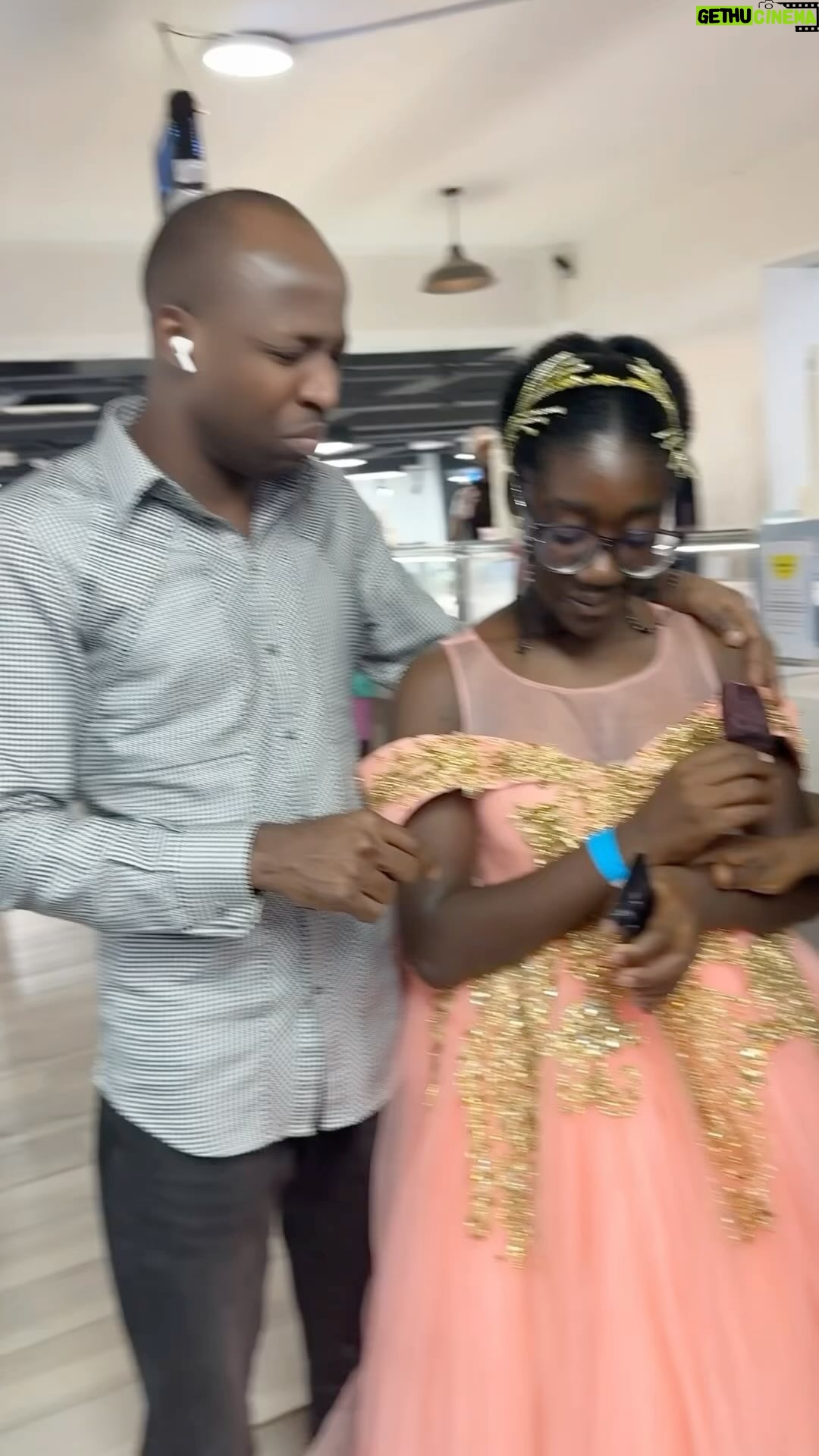 Mercy Johnson - 317.4K Likes - I always have goosebumps listening his worship, @dunsinoyekan ,the eagle and heaven’s musical minister.. God bless you Sir and May his anointing on you never run dry.🙏🙏 @iamyvonnejegede for capturing this moment❤️💋