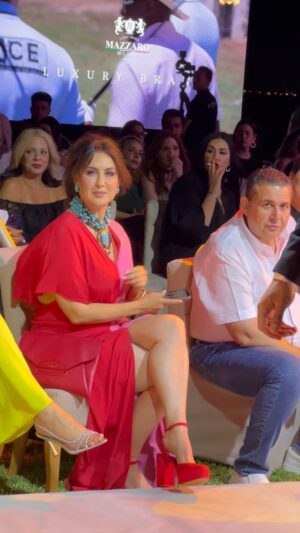 Meriam Ben Hussein Instagram - Trophée 🏆 de l’ambassadrice du patrimoine et du tourisme intérieur tunisien 
@festival_jmc 
@nizar.sellami.1 
5 ème edition
Dress @elisabettafranchi @lesmusesofficiel 
Shoes @sergiorossi 
Pouch Bag @givenchy 
Jewelry@rayhana_creations_officiel by @sondes_benmoussa 
Makeup &hair @steevy_aymen