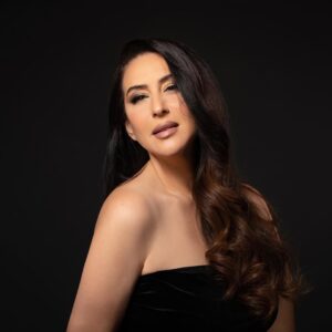 Meriam Ben Hussein Instagram - @unibelleparistn 
@unibelleparis 
@createam.tunisie 
@steevy_aymen 
@ashkhmiri