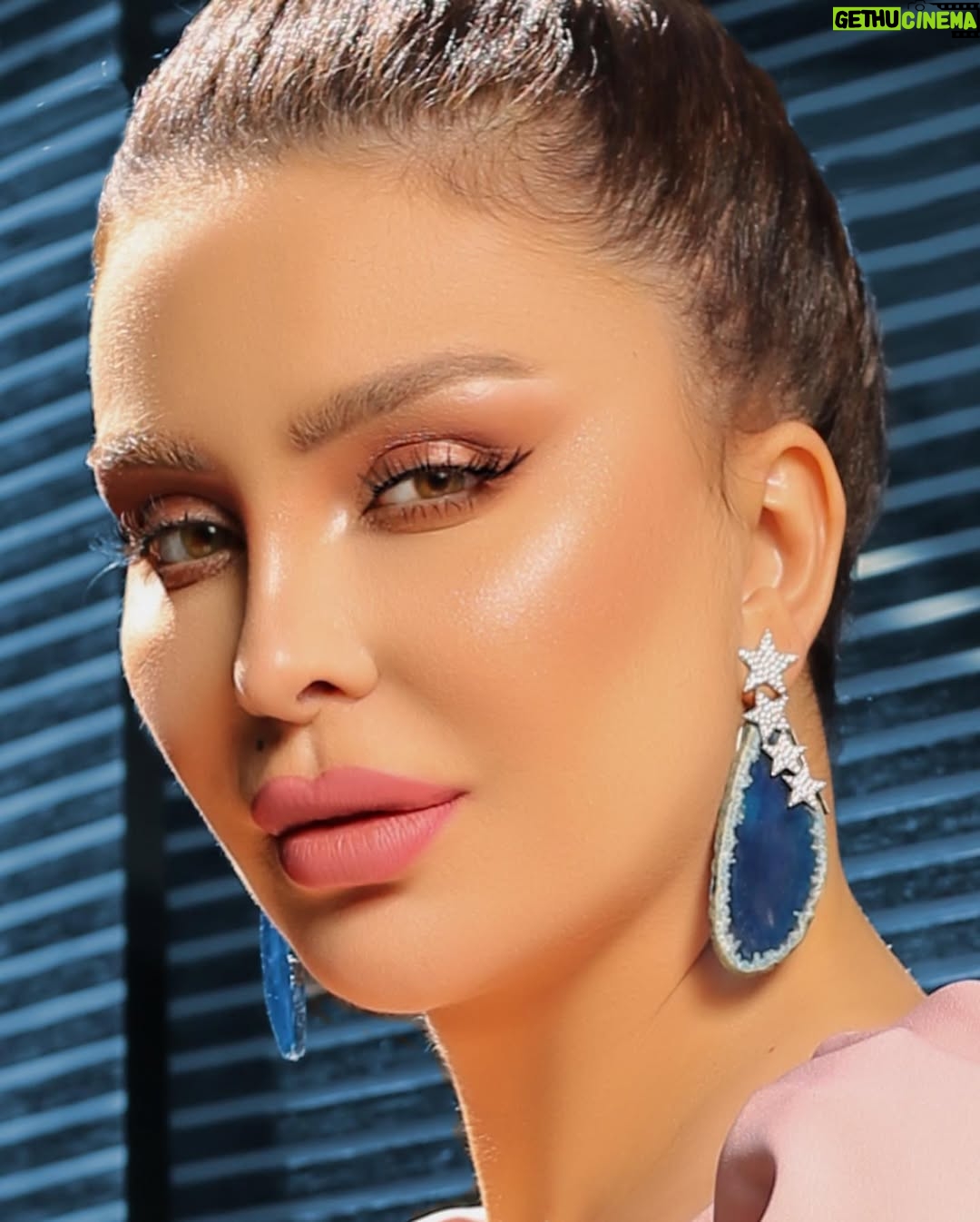 Merna Shalfoun - 23K Likes - أبلغ عزيزاً في ثنايا القلب منزله أني وان كنت لا ألقاه ...ألقاه😌  وإن طرفي موصول برؤيتهً وإن تباعد عن سكناي سكناهُ ياليته يعلم ياااليته يعلم أني لست أذكرهُ وكيف أذكره إذ لستُ أنساهُ 😉😍 يسعد مساكم بالخير كل الخير والحب لي بالدنيا ...اشتقتلكن وبحبكن كتير💋🤍 @miladhannoun  @ahmad_zamlout  @manalajaj @manolia.official #سوريا #دمشق #بيروت #لبنان #الاردن #العراق #فلسطين #مصر #ليبيا #سلطنة_عمان #الامارات_العربية_المتحدة #دبي #ابوظبي #السعودية #البحرين #قطر #الكويت #المغرب_العربي #تونس #السودان #الجزائر #الوطن العربي