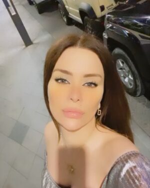Merna Shalfoun Instagram - اول مرة بحط فلتر بيعملني سمرا ....
عطوني رأيكن جايي الصيف اعمل برونزاج او لأ😉
..
.
.
.
.
.
.
. #mirna_shalfoun
#dubai #tv #model #stars #سوريا #دمشق #بيروت #لبنان #الاردن #العراق #فلسطين #مصر #ليبيا #سلطنة_عمان #الامارات_العربية_المتحدة #دبي #ابوظبي #السعودية #البحرين #قطر #الكويت #المغرب_العربي #تونس #السودان #الجزائر #الوطن العربي