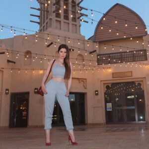 Merna Shalfoun Instagram - في كل يوم يمضي نزداد قناعة اننا لانحتاج لشيء في هذه الحياة اكثر من التجاهل ...الى ان تصبح كل الامور عادية🧚♀️ اشتقتلكن يسعد مساكن #دبي#جميرة😍 #mirna_shalfoun #سوريا #دمشق #بيروت #لبنان #الاردن #العراق #فلسطين #مصر #ليبيا #سلطنة_عمان #الامارات_العربية_المتحدة #دبي #ابوظبي #السعودية #البحرين #قطر #الكويت #المغرب_العربي #تونس #السودان #الجزائر #الوطن العربي
#dubai #tv #model #stars