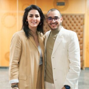 Meryem Zaïmi Instagram - مريم الزعيمي، فنانة حقيقية تجمع بين الإبداع والاحترافية، ممثلة متمكنة ومخرجة مسرحية واعدة، تحمل في روحها شغف المسرح وحب العمل الجماعي. سعدنا وشرفنا بالاشتغال معها في جمعية الفكاهيين المتحدين للثقافة والفنون بفاس، من خلال مسرحية « فوضى » التي لم تكن مجرد عرض مسرحي، بل تجربة فنية استثنائية تُوّجت بمجموعة من الجوائز المستحقة.
مريم ليست فقط موهوبة، بل هي روح إيجابية تبعث الحماس في كل مشروع تشارك فيه، مؤمنة بقوة الفريق والعمل الجماعي. وما زال في جعبتنا مشاريع فنية قادمة معها ستجعل الساحة المسرحية أكثر إشراقًا… انتظروا الجديد مع المبدعة مريم الزعيمي!