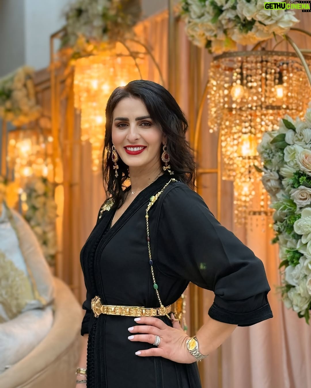 Meryem Zaïmi - 21.1K Likes - 🖤💛
You can either live just logically or
Magically - the Choice is yours.

Tenue : @negafa_dar_benjelloun ✨
Bijoux : @bijouya_by_firdaous ✨