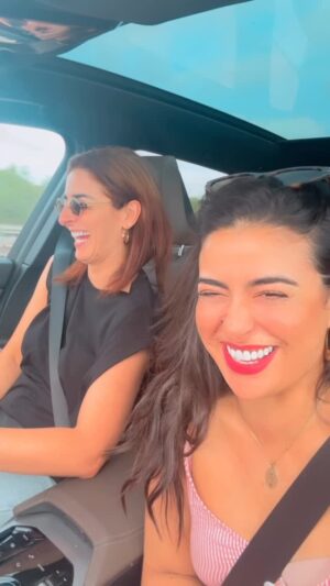 Meryem Zaïmi Instagram - وااا رامي نفسك في الهلاك 😂

نحبكم 💞

#مريم_الزعيمي 
#ساندية_تاج_الدين 

😂💞..