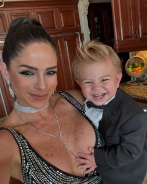Michelle Lewin Instagram - Con mis chicos! 🖤🖤