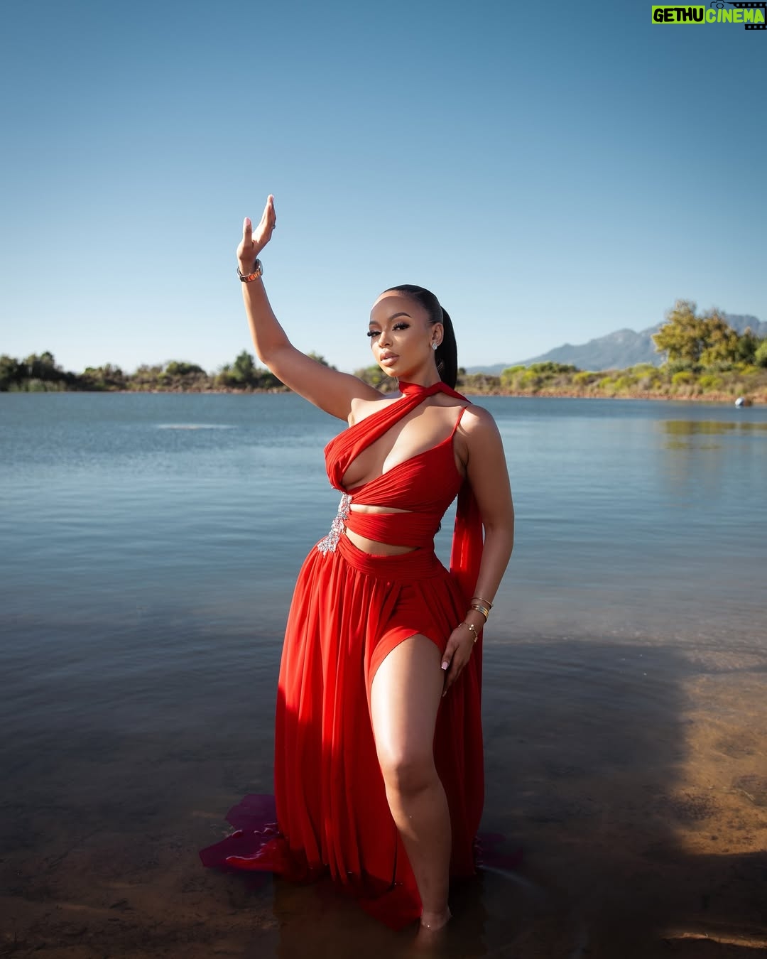Mihlali Ndamase - 76.5K Likes - Damsel in this dress. 

dress: @lindym___ 
Ph. @kpaparazzi_