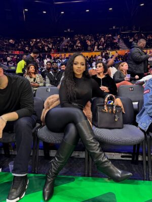 Mihlali Ndamase Instagram - kicking it front row 🏀
