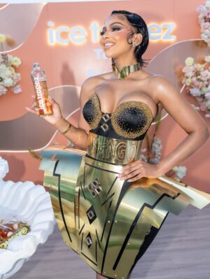 Mihlali Ndamase Instagram - Sealing a successful day with a toast @icetropez.official_africa, a family affair🥂🤍

#TasteTheRiviera

Not for sale to persons under the age of 18. Drink responsibly.