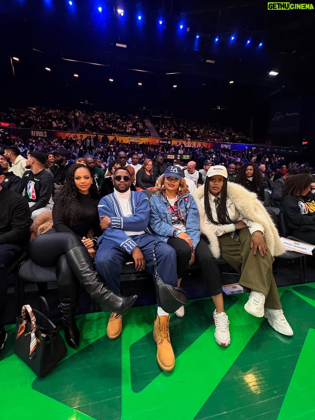 Mihlali Ndamase - 102.8K Likes - kicking it front row 🏀