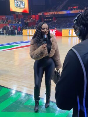 Mihlali Ndamase Instagram - kicking it front row 🏀