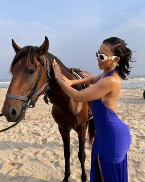 Mihlali Ndamase Instagram - Wanderlust 🇬🇭 

dress: @teestylish_sa