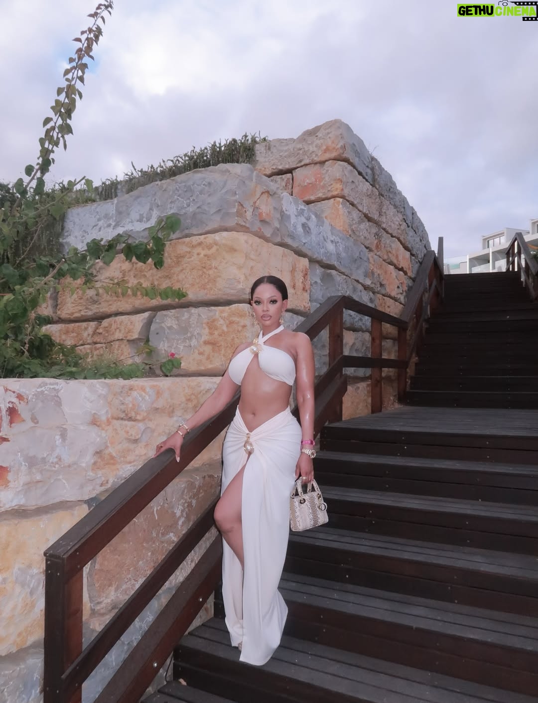 Mihlali Ndamase - 66.6K Likes - cheers to the girls weekend 🥂 @fashionnova