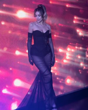 Milett Figueroa Instagram - Lista 🪐
@elcantandooficial - @americatv ⚡️
st @cnavar
- @elo.agustin
Make up @pereyrafabi @room.efe
Hair @bellinamkp @room.efe
Dress @hausofthena
Joyas @jeanpierrejoyeros
Zapatos @mono.fuk