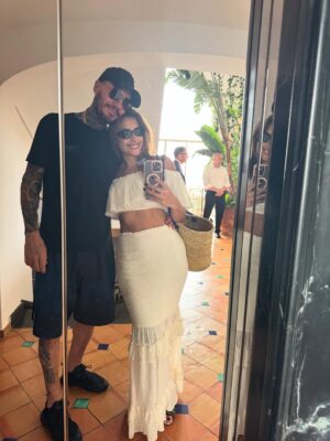 Milett Figueroa Instagram - insieme ❤️ primo giorno con il mio amore @marcelotinelli . Un angolo di mondo e un amore tranquillo.
Lui e io, semplici e perfetti ✍🏼❤️