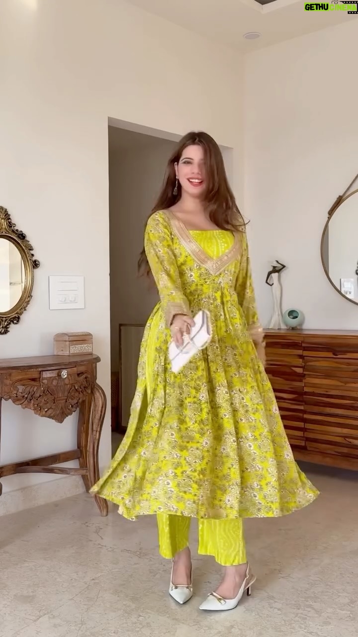 Mili Lakhmani - 20.1K Likes - Behen ki roka ki tayyari on point, but my time management? Totally not on the guest list. 😅 

At least I’m rocking up in my own @shoplakhmanis suit, looking so damn pretty ❤️ love the material, colour and the design 😮‍💨❤️
that it makes up for every extra minute I’m late. Here’s a super-quick GRWM because, well, fashionably late is still a vibe, right? 

What you guys think about this suit? 

#grwm #stylingvideo #ethnicwearonline #LakhmanisStyle #familyfunction #